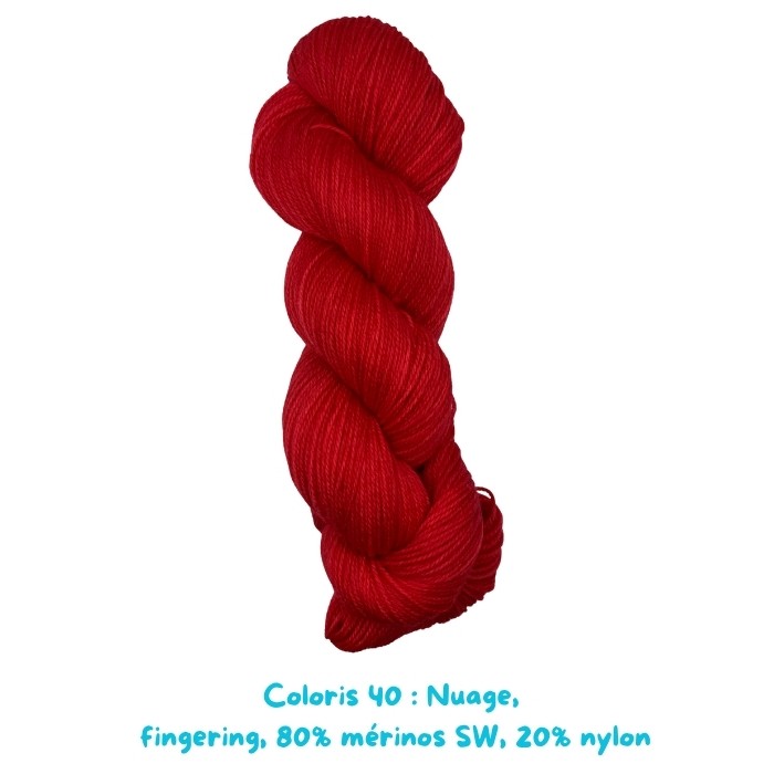 Nuage fingering: Coloris 40, Océane en visite chez sa grand-mère.