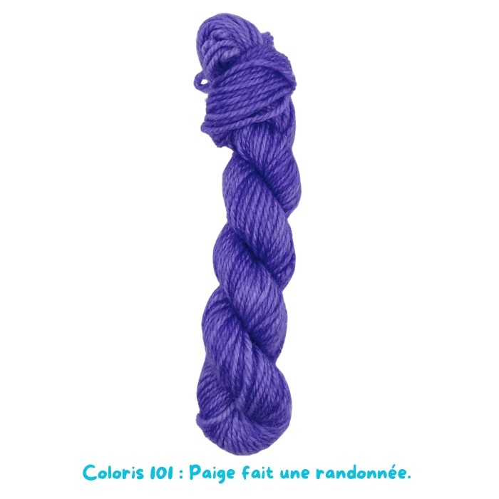 Coloris 101 : Paige fait une randonnée.