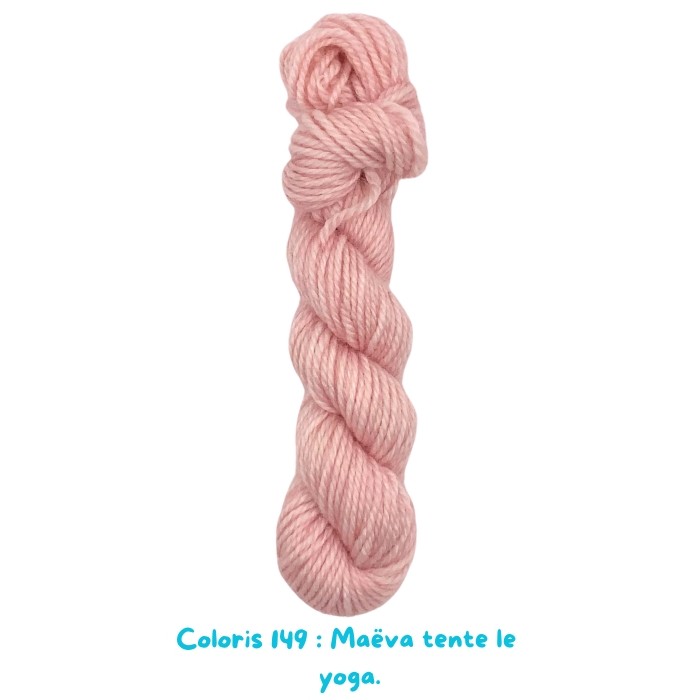 Coloris 149 : Maëva tente le  yoga.