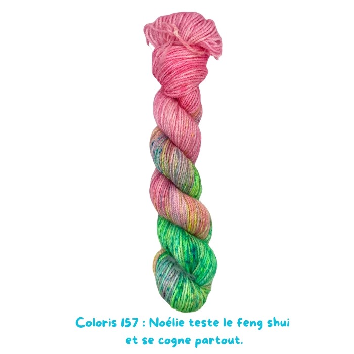 Coloris 157 : Noélie teste le feng shui  et se cogne partout.