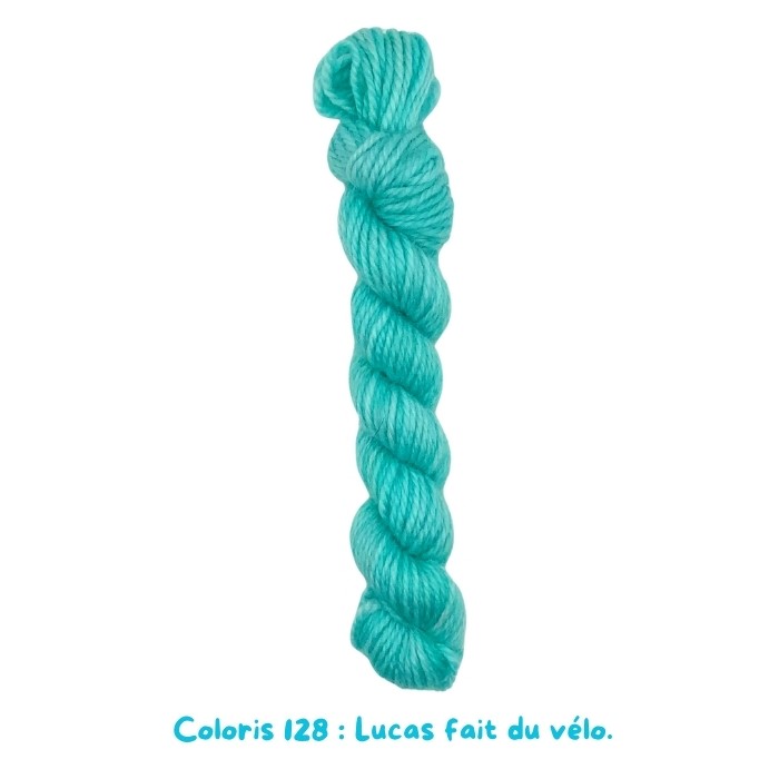 Coloris 128 : Lucas fait du vélo.