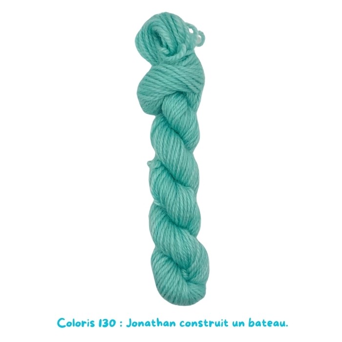 Coloris 130 : Jonathan construit un bateau.