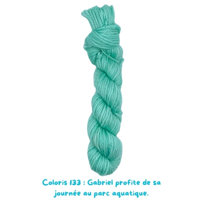 Coloris 133 : Gabriel profite de sa journée au parc aquatique. 