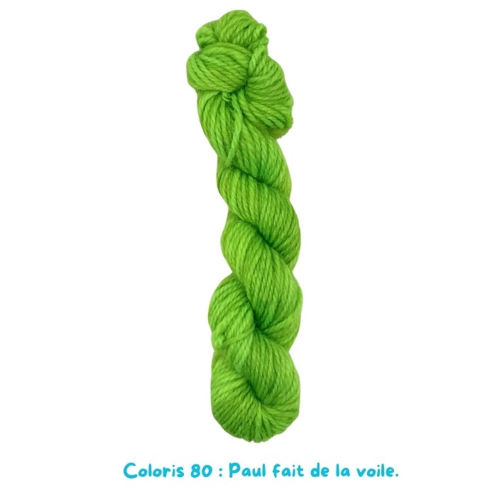 Coloris 80 : Paul fait de la voile.